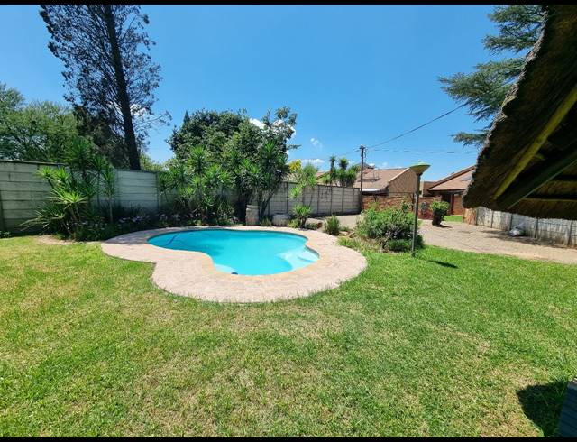 2 BEDROOM TOWNHOUSE TO LET IN VANDERBIJLPARK SW 5